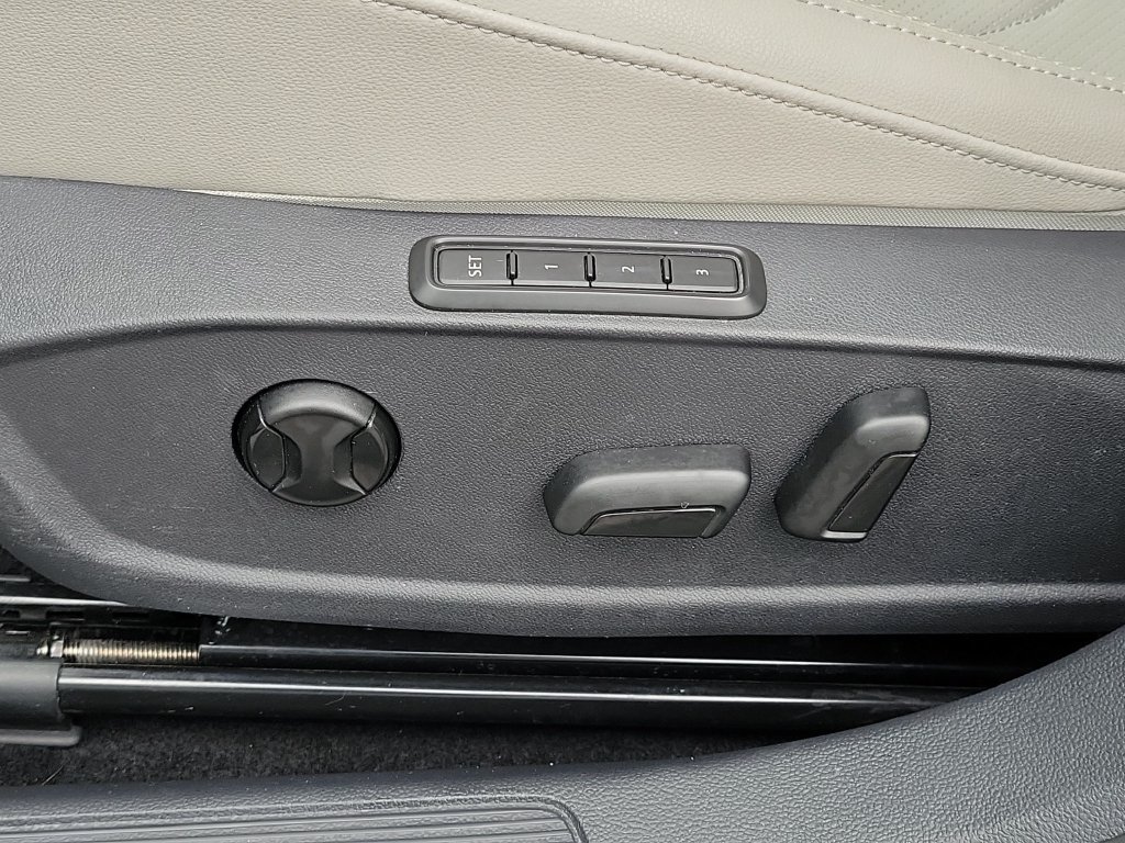 Used 2019 Volkswagen Jetta SEL Premium FWD image 19