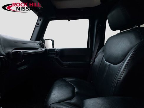 Used 2017 Jeep Wrangler Unlimited Sahara image 25