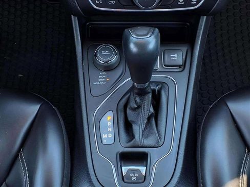 Used 2022 Jeep Cherokee Latitude image 15