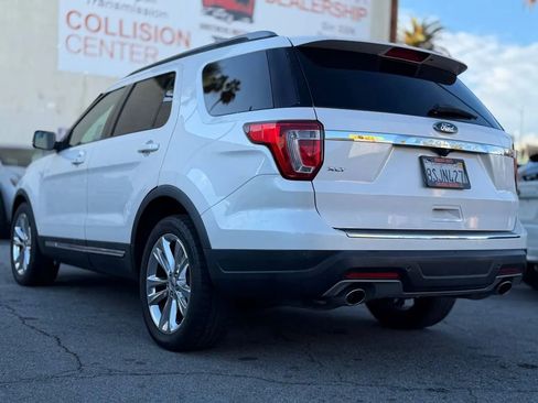 Used 2018 Ford Explorer XLT w/ Equipment Group 202A image 11