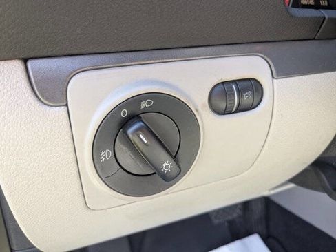 Used 2010 Volkswagen Eos Komfort image 16