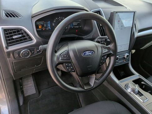 Used 2022 Ford Edge SE w/ Black Appearance Package image 14