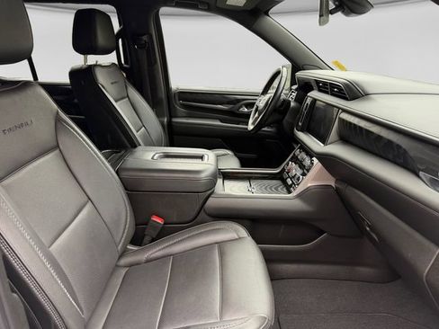 Used 2022 GMC Yukon Denali AWD/4WD image 16