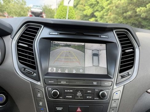 Used 2018 Hyundai Santa Fe Limited image 18