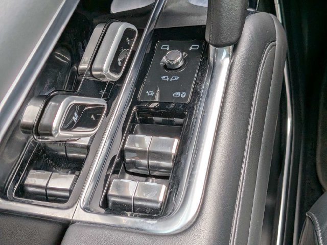 Used 2023 Land Rover Range Rover SE AWD/4WD image 26
