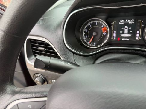 Used 2019 Jeep Cherokee Latitude w/ Popular Appearance Group image 35