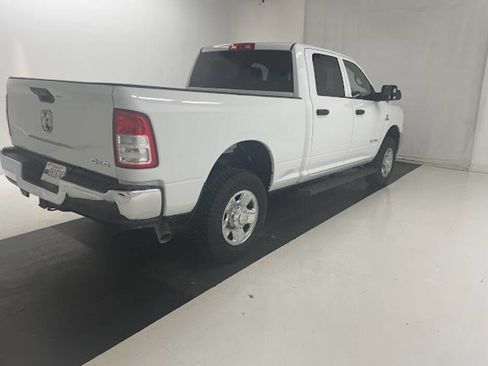 Used 2022 RAM 2500 Tradesman w/ Chrome Appearance Group AWD/4WD image 6