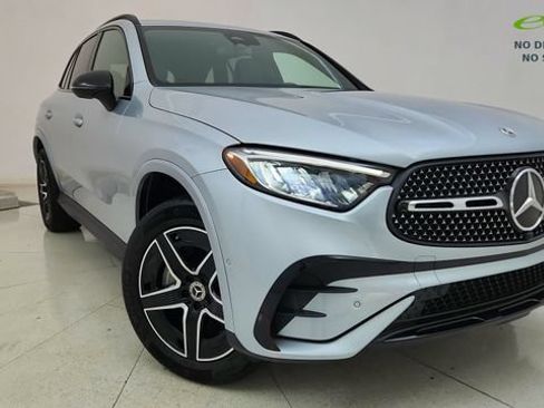 Used 2025 Mercedes-Benz GLC 300 4MATIC image 1