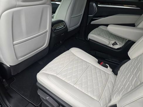 New 2026 Cadillac Escalade ESV Platinum Luxury AWD/4WD image 14