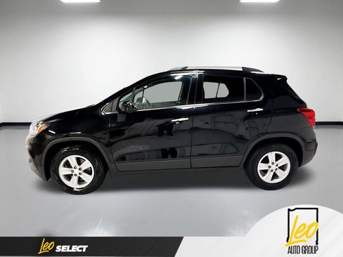 Used 2018 Chevrolet Trax LT w/ LT Convenience Package FWD image 11