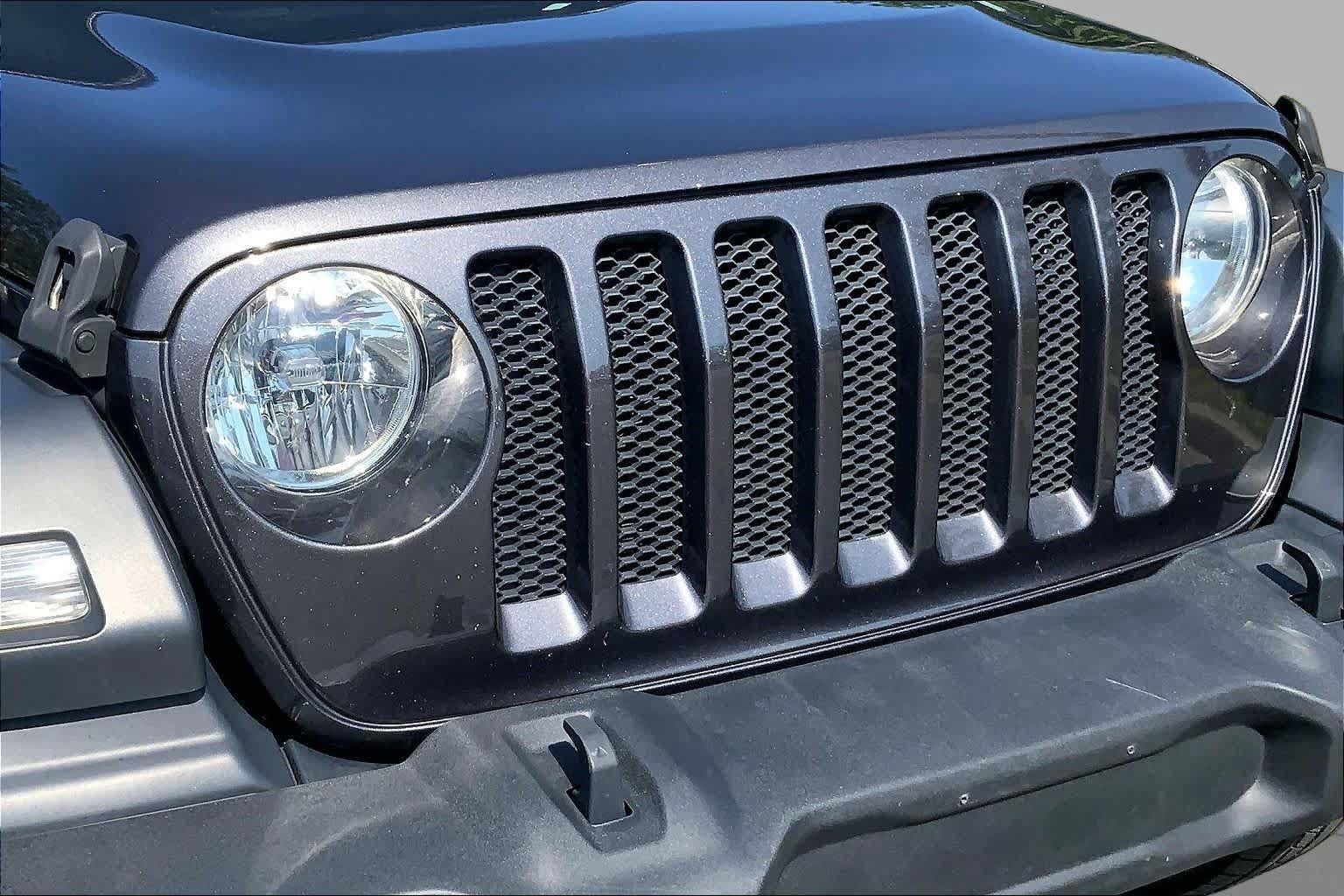 Used 2018 Jeep Wrangler Unlimited Sport S AWD/4WD image 29