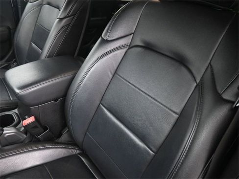 Used 2020 Jeep Wrangler Unlimited Sahara image 20