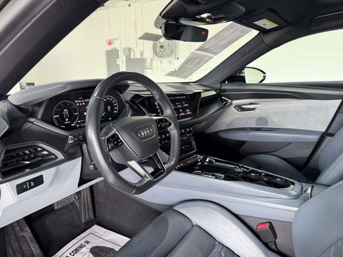 Used 2022 Audi e-tron GT Premium Plus w/ Performance Package AWD/4WD image 12