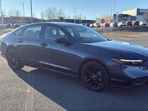 Used 2025 Honda Accord SE image 2