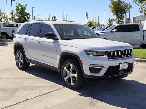 Used 2024 Jeep Grand Cherokee Limited image 8