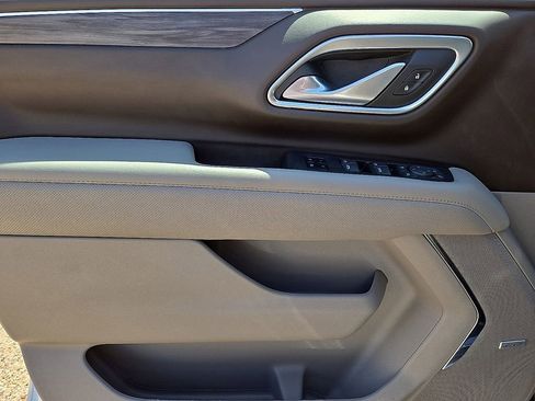 Used 2022 GMC Yukon XL SLT w/ SLT Luxury Package image 23