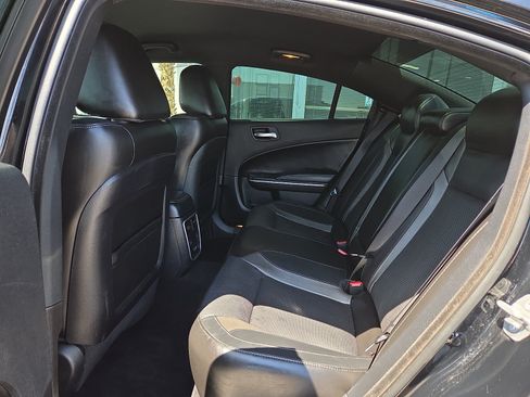Used 2021 Dodge Charger SXT w/ Leather Interior Group RWD image 6