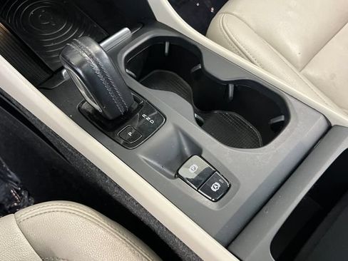 Used 2019 Volvo XC40 T5 Momentum AWD/4WD image 29