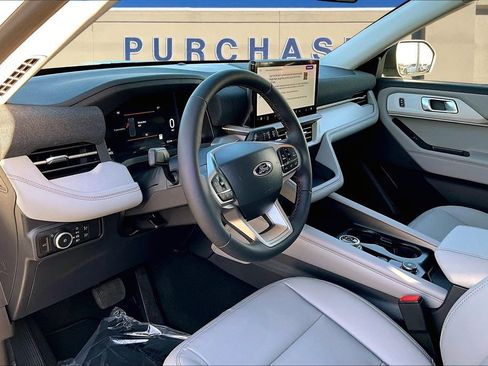 New 2026 Ford Explorer Active w/ Active Comfort Package image 7