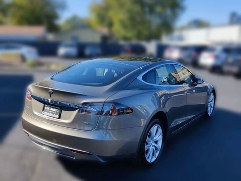 Used 2015 Tesla Model S 85D image 6