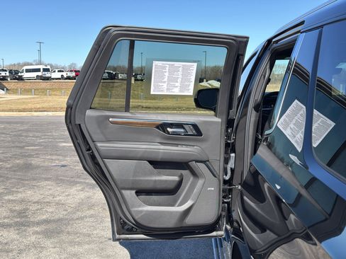 Used 2026 Chevrolet Tahoe High Country AWD/4WD image 37