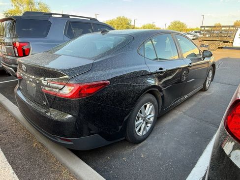 Used 2025 Toyota Camry LE FWD image 4