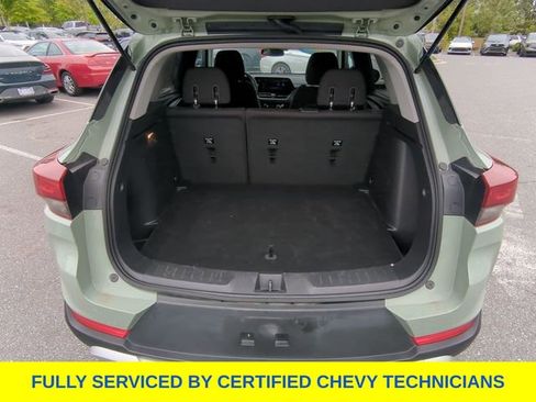 Used 2025 Chevrolet TrailBlazer LT AWD/4WD image 38
