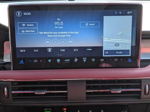 Certified 2025 Lincoln Corsair Reserve FWD image 18