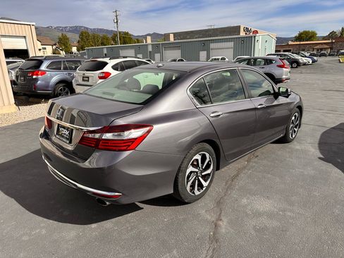 Used 2016 Honda Accord EX image 3