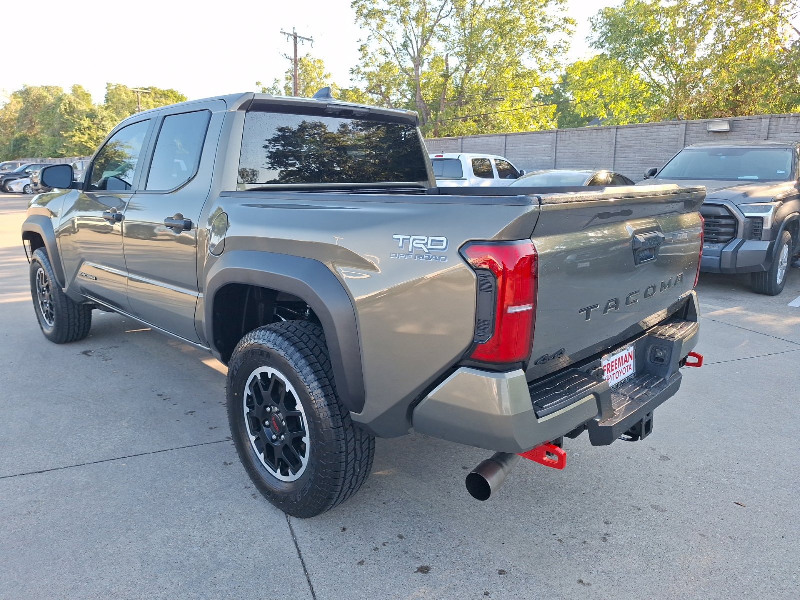 Used 2025 Toyota Tacoma TRD Off-Road AWD/4WD image 4