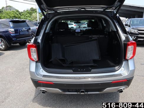 Used 2022 Ford Explorer Limited w/ Equipment Group 301A AWD/4WD image 22