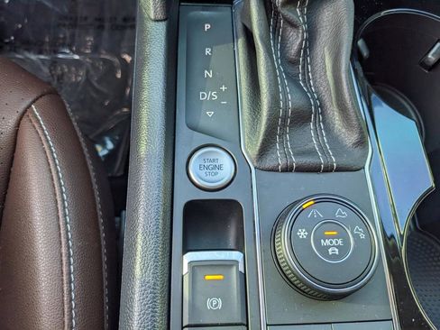 Certified 2023 Volkswagen Atlas SEL R-Line image 27