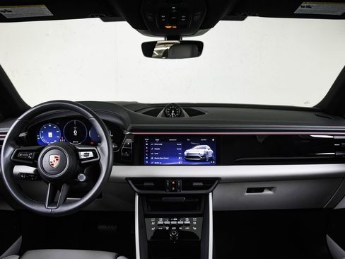 Certified 2025 Porsche Macan Electric image 25