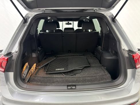 Used 2020 Volkswagen Tiguan SE R-Line FWD image 19