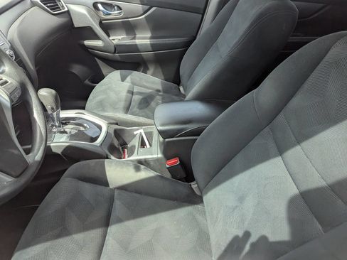 Used 2016 Nissan Rogue S FWD image 9