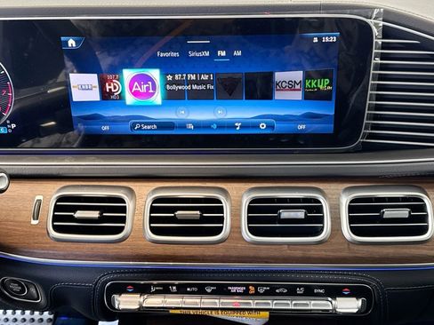 New 2026 Mercedes-Benz GLS 580 4MATIC image 14