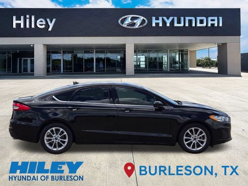 Used 2019 Ford Fusion SE FWD image 3