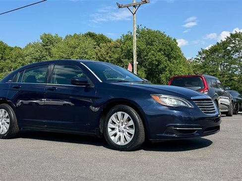 Used 2014 Chrysler 200 LX FWD image 7