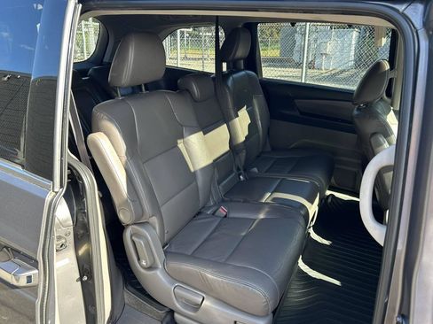 Used 2015 Honda Odyssey Touring image 17