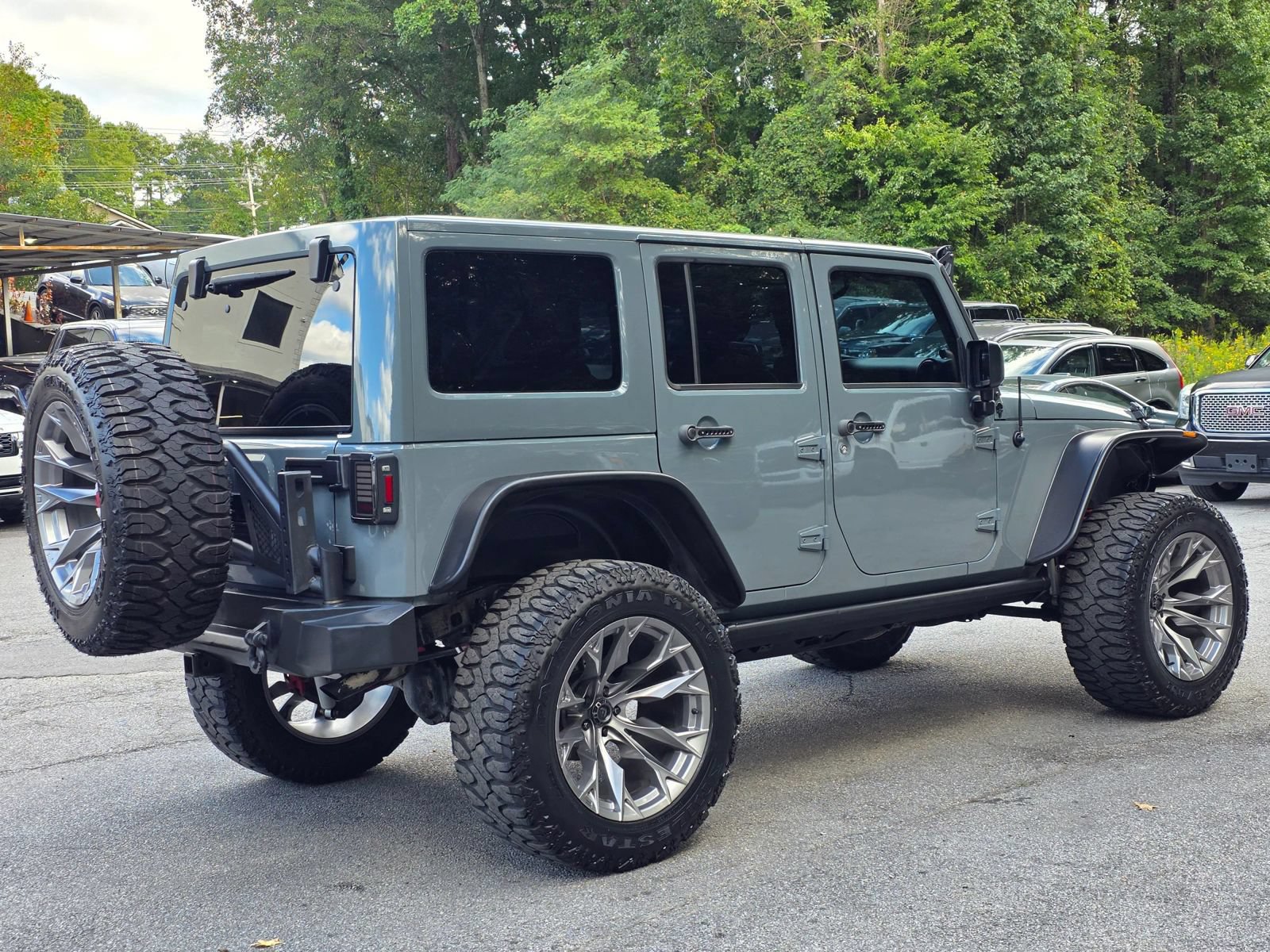 Used 2014 Jeep Wrangler Unlimited Sahara w/ Connectivity Group AWD/4WD image 7