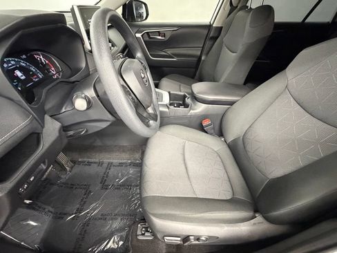 Used 2025 Toyota RAV4 XLE FWD image 22