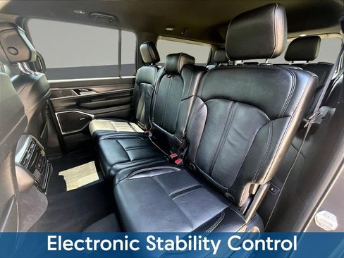 Used 2024 Jeep Wagoneer Series III AWD/4WD image 26