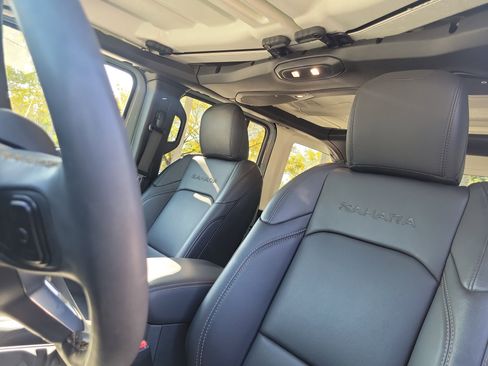 Used 2024 Jeep Wrangler Sahara w/ Technology Group AWD/4WD image 18