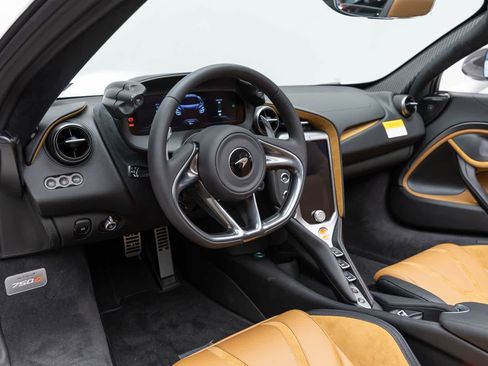 New 2027 McLaren 750S Spider RWD image 2