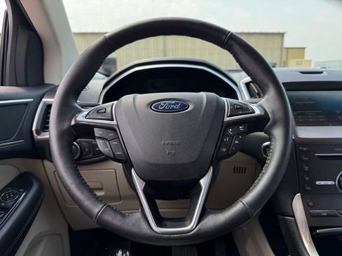 Used 2015 Ford Edge Titanium w/ Technology Package AWD/4WD image 27