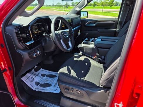 New 2026 GMC Sierra 1500 SLE w/ Preferred Package image 8