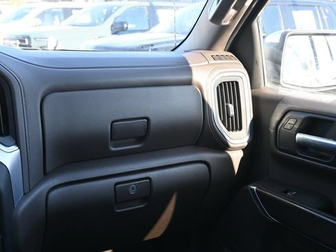 Used 2022 GMC Sierra 1500 SLT AWD/4WD image 8