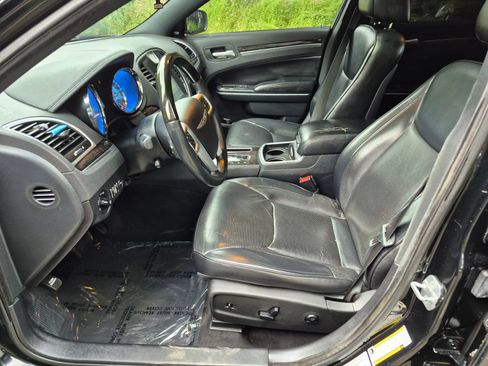 Used 2013 Chrysler 300 C AWD/4WD image 20