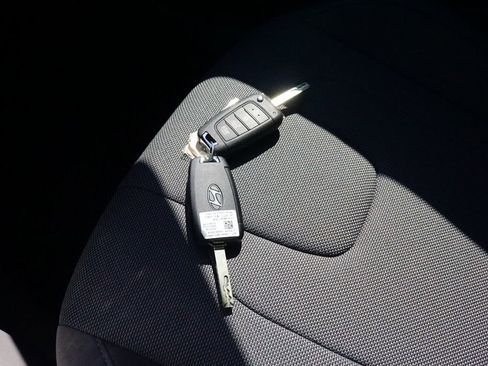 New 2026 Hyundai Elantra SE image 25