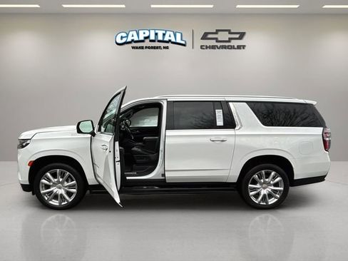 Used 2021 Chevrolet Suburban High Country w/ Premium Package image 13